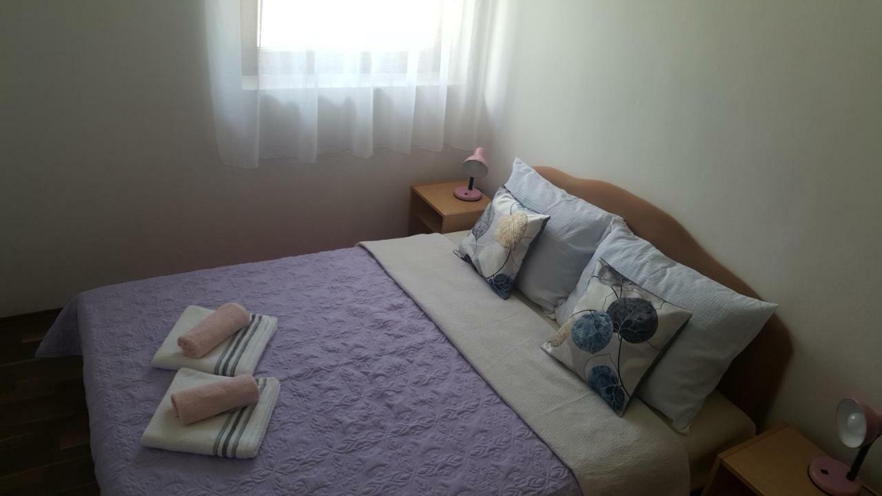 Apartman Nina Licko Petrovo Selo エクステリア 写真