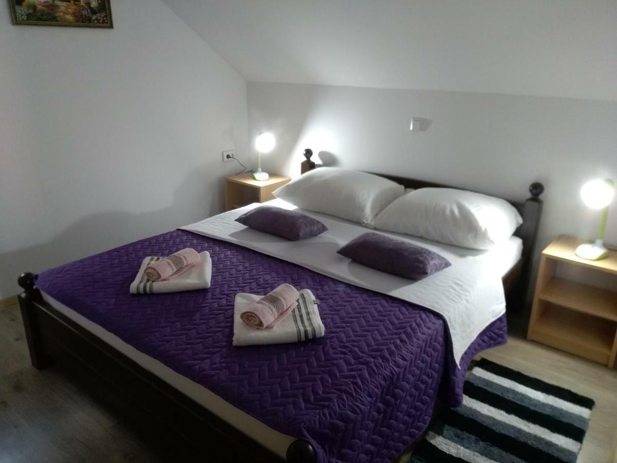 Apartman Nina Licko Petrovo Selo エクステリア 写真